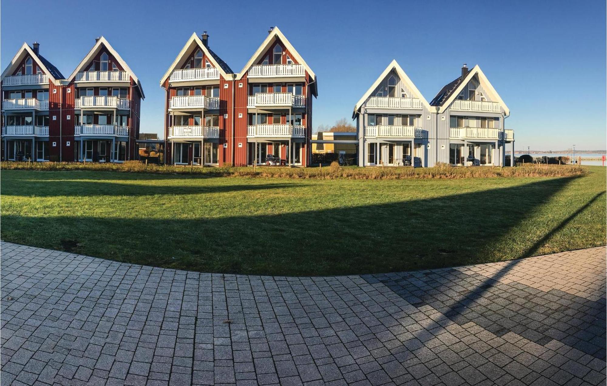 Pet Friendly Apartment In Rechlin With Kitchen ภายนอก รูปภาพ